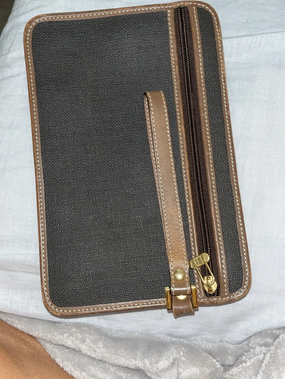 Dunhill Unisex Black and Brown leather Wristlet Clutch - Classic Two-Tone